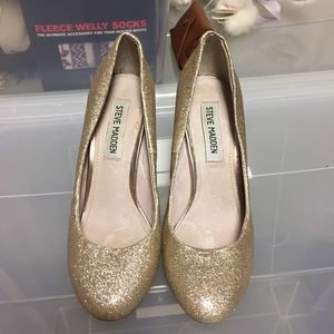 Steve Madden gold glitter heels
